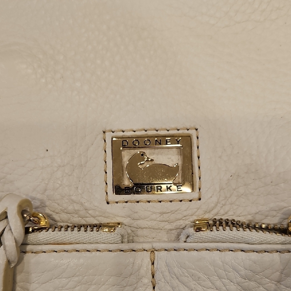 Dooney & Bourke Cream Leather Handbag - Picture 2 of 11